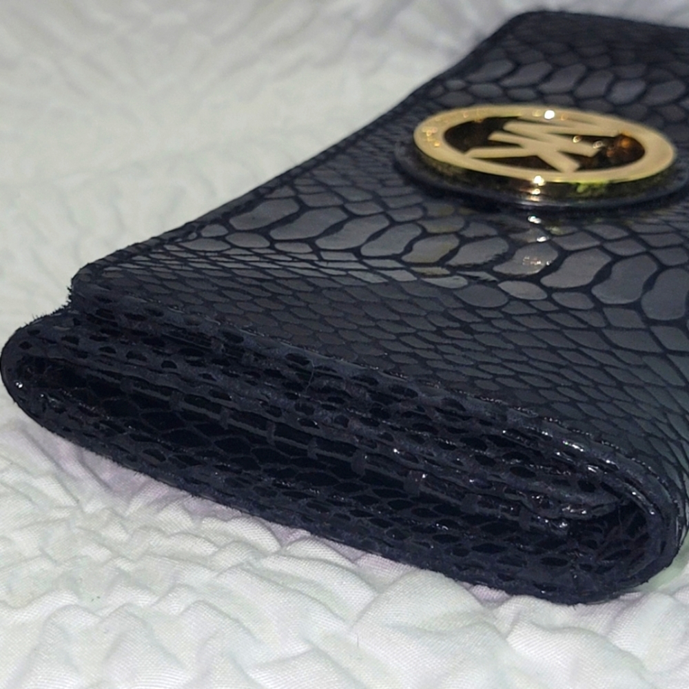🪷Micheal Kors Fulton Python Wallet - Picture 9 of 11